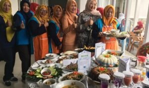 Monica Haprinda Menghadiri Lomba Masak Serba Ikan