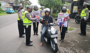 Polres Klungkung Berikan Himbauan Serta Kampanyekan Keselamatan Kepada Pengguna Jalan
