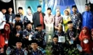 Kontingen Kecamatan Enam Lingkung Raih Juara Umum MTQ Tingkat Kabupaten Padang Pariaman