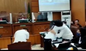 Momen Aksi Peluk Cium Susi ART Ferdy Sambo dan Putri Candrawathi