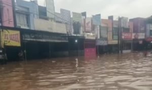 Tanggul Jebol, Puluhan Rumah di Gelam Jaya Pasar Kemis Terendam Banjir