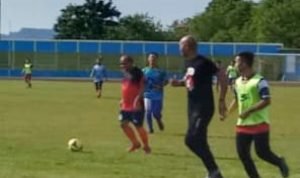 Wali Kota Bersama Pejabat di Lingkungan Pemkot Pangkalpinang Satu Tim Tanding Bola