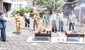 Pemusnahan Barang Bukti Kejaksaan Negeri Badung Dihadiri Kapolres Badung