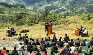 Wujud Toleransi Antar Umat Beragama, TNI dan Warga Distrik Nduga Rayakan Natal serta Gelar Doa Bersama 