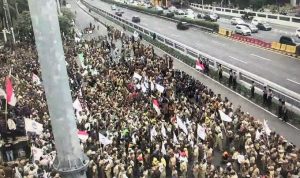 Para Kades Demo Lagi di DPR Lalu Lintas Macet