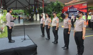 Gelar Upacara Korps Raport, Kapolres Bandara Ucapkan Selamat kepada 6 Anggotanya