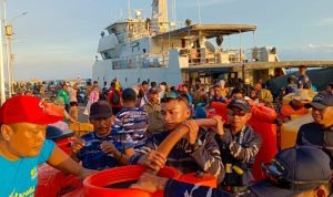 AAL Bersama KAL Kadet-06 Dukung Giat Sosial, Atasi Krisis Air di Gili Ketapang Probolinggo