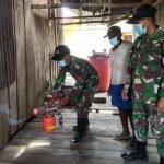 Cegah Malaria, Satgas Yonif 143/TWEJ Lakukan Fogging di Kampung Yabanda Papua