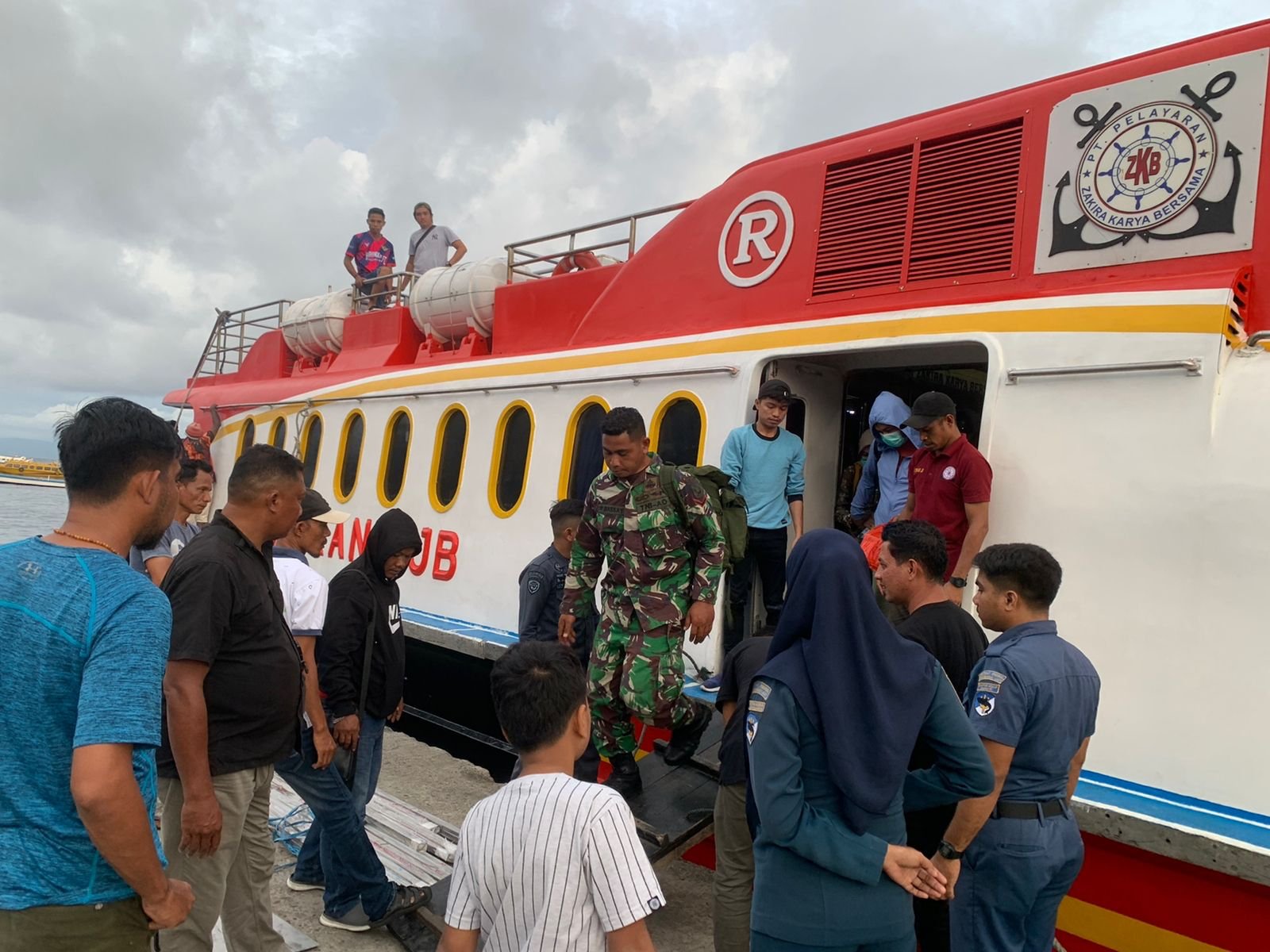 Meskipun Hari Libur, Danpos Dufa Dufa Tetap Laksanakan Tugas Pengawasan Pelayaran 2 IMG 20230108 195341766 1