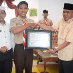 Bupati Tebo H. Aspan Beri Penghargaan kepada Peserta LT- IV Regu Pramuka