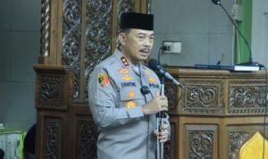 Jumat Curhat di Mesjid Jamiatul Huda, Kapolda Sumbar Sampaikan Imbauan Kamtibmas dan Beri Bantuan Untuk Mesjid