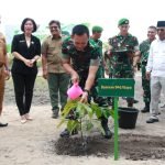 Jaga Kelestarian Lingkungan, Yonif 147/KGJ Tanam 1000 Pohon di Satuan
