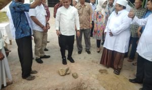 Wali kota Pangkalpinang Maulan Aklil Letak Batu Pertama Pembangunan Madrasah Miftahul Jannah