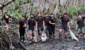 Udayana University Collaborates with Sungai Watch Community to Hold Mangrove Clean Up 2023