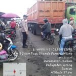 Cegah Kemacetan di Jam Pasar, Anggota Polsek Jawilan Lakukan Strong Point Pagi Tingkatkan Pelayanan