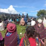 R712/Wiratama, Berbagi Berkat di Hari Minggu ke Masyarakat Papua