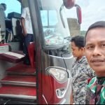 Wujud Peduli, Babinsa Koramil 418-04/Kertapati Bantu Kepulangan Warga Terlantar ke Purwakarta