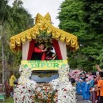 Bupati Bungo Bersama Warga Arak Arak Piala Adipura