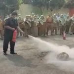 Kepala Puskesmas Jawilan Kabupaten Serang Beserta Nakes Ikuti pelatihan Penggunaan Alat Pemadam Kebakaran
