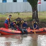 Bersinergi, Yonarmed 15 dan Basarnas OKU Timur Gelar Simulasi Penanggulangan Bencana Alam