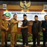 Rapat Paripurna DPRD Blora, Arief Rohman Serahkan LKPJ Tahun 2022