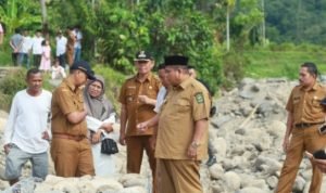 Pastikan Pengerjaan Normalisasi Sesuai Rencana, Bupati Suhatri Bur Tinjau langsung ke Lokasi