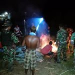 Ditengah Hutan Belantara Papua, Satgas Yonif 143/TWEJ Pelopori Internet Masuk Kampung