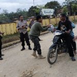 Indahnya Berbagi Di Bulan Ramadhan, Polsek Muara Tabir Bagikan Takjil Kepada Pengendara