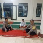 Personil Polsek Jawilan Melaksanakan Ibadah sholat Tarawih dan Berikan Himabauan Kamtibmas
