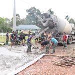 Demi Keselamatan Prajurit, Brigif 8/GC Perbaiki Jalan Menuju Perumahan
