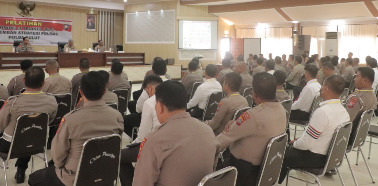 Tingkatkan Strategi Polmas, Ditbinmas Polda Sulut Gelar Training of Trainer 3 IMG 20230306 172017