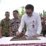 Bupati Minut Resmikan Proyek Rehabilitasi Jaringan Irigasi Kiniar Maumbi