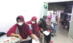 Ramadhan, Puskesmas Jawilan Gelar Vaksinasi Malam Hari
