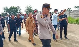 Kapolsek Jawilan Bersama Personil Amankan Jalannya Unjuk Rasa Warga dan Ormas