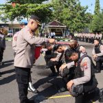 Antisipasi Kamtibmas Jelang Hari Raya, Kapolres Sampang Kukuhkan Tim Sakera dan Tim Panther