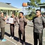 Bentuk Perhatian Pimpinan, Dandim 0425/Seluma Bagikan Bingkisan Lebaran ke Seluruh Anggota