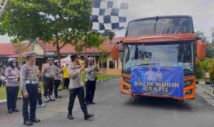 Kapolres Sampang Lepas 2 Bus Mudik Balik Gratis Jurusan Surabaya – Jakarta