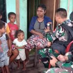 Satgas Pamtas Yonif Raider 200/BN Berikan Layanan Pengobatan Masyarakat Distrik Airu Papua