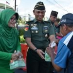 Kodam XIII/Merdeka Bagi Bagi Takjil Gratis di Bulan Puasa Ramadhan 1444 H