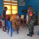 Babinsa koramil 1512-03/Gebe Sukseskan Pendampingan Pengobatan Gratis Di Desa Sanafi