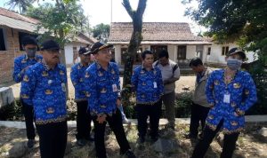 Pj. Bupati dan Kadis PUPR Cilacap Tinjau Jalan Rusak di Karangreja Cimanggu, 1,5 Miliar Disiapkan