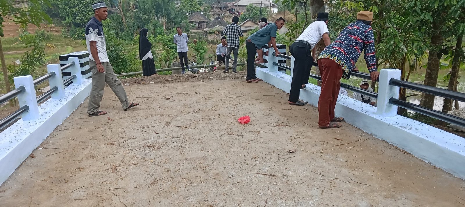 Pasca Bencana Tanah Longsor Pemerintah Desa Cirompang Berharap Ada Bantuan Dari Pemerintah Kabupaten Lebak 1 20230503 111256 scaled