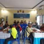 Babinsa Sertu Auzar Monitoring Rapat FKP di Kantor Lurah Talang Bubuk