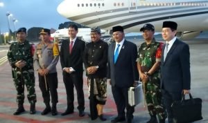 Hadiri KTT Asean ke 42, Sultan Brunei Darussalam Landing di Bandara I Gusti Ngurah Rai 