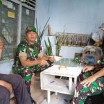 Hadapi Cuaca Panas, Babinsa Lebung Gajah Himbau Warga Perbanyak Minum Air Putih