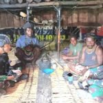 Jalin Keakraban, Satgas Wiratama ke Honai Warga Distrik Tinggi Nambut Puncak Jaya