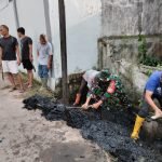 Peduli Kebersihan Lingkungan, Serda Adi Harafeb Ikut Gotong Royong Tingkat Kecamatan Kemuning