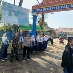 Babinsa Sertu Muhlisin Monitoring Pelaksanaan PPDB di SMAN 16 Palembang