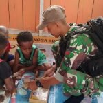 Cerdaskan Generasi Penerus Bangsa, Satgas Yonif Raider 200/BN Bantu Mengajar Siswa Paud