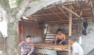 Polmas RW, Kanit Samapta Polsek Jawilan Polres Serang Bripka Y Setiawan Kunjungi Warga di Desa Parakan